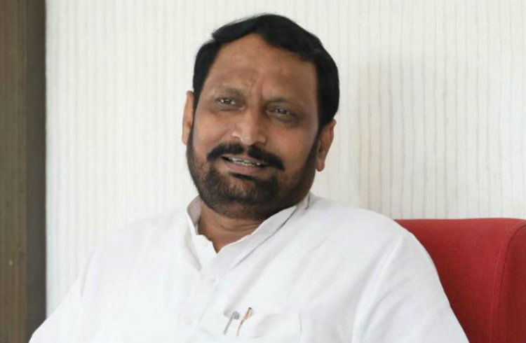ಚಾಲಕ, ನಿರ್ವಾಹಕರಿಗೆ ಹಬ್ಬಕ್ಕೂ ಸಿಗ್ಲಿಲ್ಲ ಸಂಬಳ- ನೌಕರರ ಕ್ಷಮೆಯಾಚಿಸಿದ ಡಿಸಿಎಂ ಲಕ್ಷ್ಮಣ ಸವದಿ ಚಾಲಕ, ನಿರ್ವಾಹಕರಿಗೆ ಹಬ್ಬಕ್ಕೂ ಸಿಗ್ಲಿಲ್ಲ ಸಂಬಳ- ನೌಕರರ ಕ್ಷಮೆಯಾಚಿಸಿದ ಡಿಸಿಎಂ ಲಕ್ಷ್ಮಣ ಸವದಿ