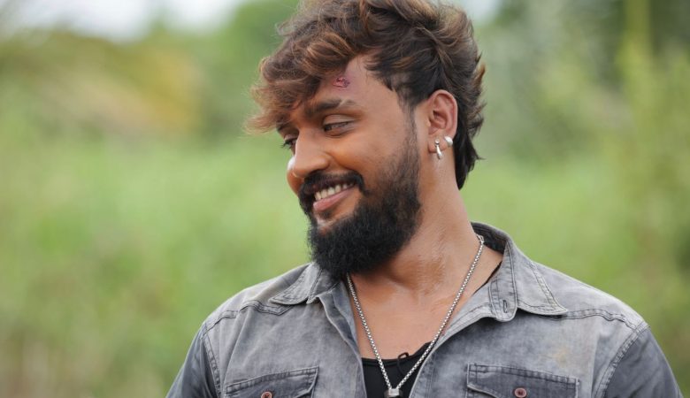 ಧನ್ವೀರ್ ನಟನೆಯ 'ವಾಮನ' ಸಿನಿಮಾದ ಫಸ್ಟ್ ಲುಕ್ ಆಗಸ್ಟ್ 15ರಂದು ರಿಲೀಸ್ ಧನ್ವೀರ್ ನಟನೆಯ 'ವಾಮನ' ಸಿನಿಮಾದ ಫಸ್ಟ್ ಲುಕ್ ಆಗಸ್ಟ್ 15ರಂದು ರಿಲೀಸ್