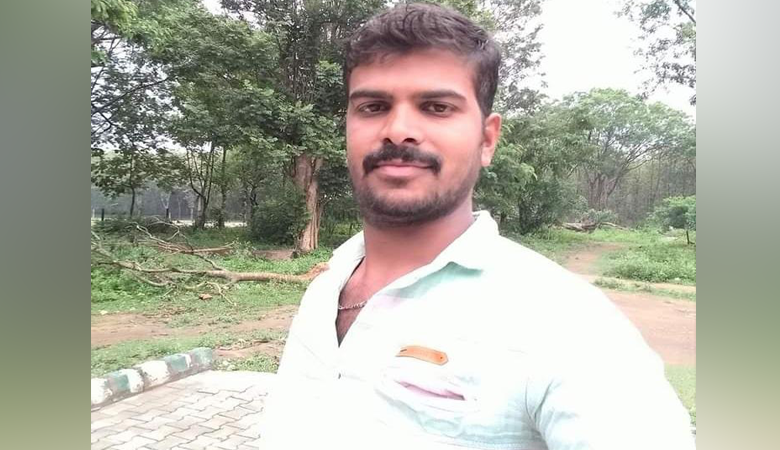 ಉಳುಮೆ ಮಾಡುವಾಗ ಟ್ರ್ಯಾಕ್ಟರ್ ಮಗುಚಿ ವ್ಯಕ್ತಿ ಸಾವು ಉಳುಮೆ ಮಾಡುವಾಗ ಟ್ರ್ಯಾಕ್ಟರ್ ಮಗುಚಿ ವ್ಯಕ್ತಿ ಸಾವು