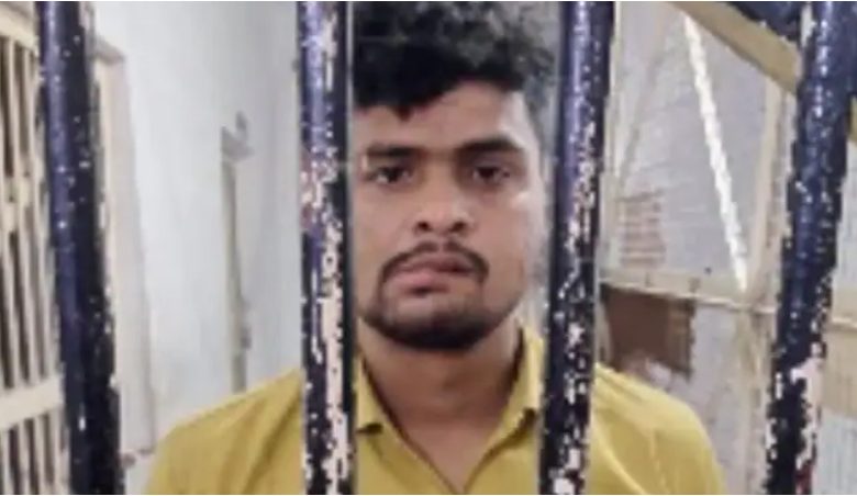 ರಿಜೆಕ್ಟ್ ಮಾಡಿದ್ದಕ್ಕೆ ಪ್ರೀತಿಸಿದವಳನ್ನೇ ಕಟ್ಟಡದಿಂದ ಕೆಳಗೆ ದಬ್ಬಿ ಕೊಂದ ರಿಜೆಕ್ಟ್ ಮಾಡಿದ್ದಕ್ಕೆ ಪ್ರೀತಿಸಿದವಳನ್ನೇ ಕಟ್ಟಡದಿಂದ ಕೆಳಗೆ ದಬ್ಬಿ ಕೊಂದ